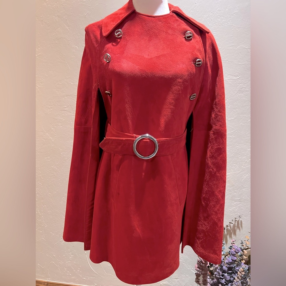 Vintage red suede leather 70’s boho fully lined British cape. Flawless